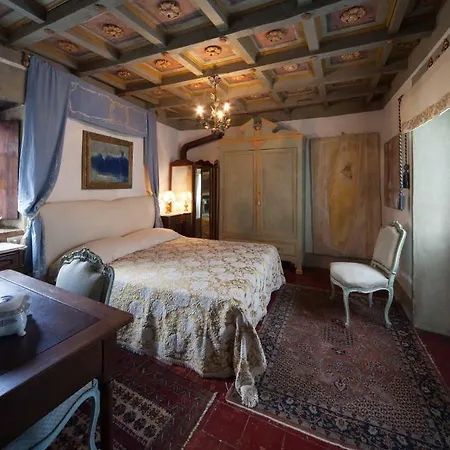 Al Museo 3* Ponte dellʼOlio