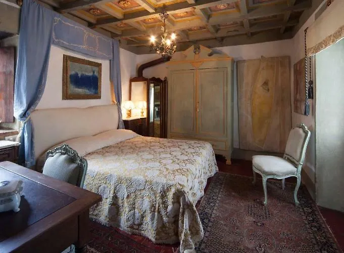 Al Museo 3* Ponte dellʼOlio